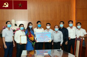 kho gạo Sài Gòn ủng hộ người nghèo