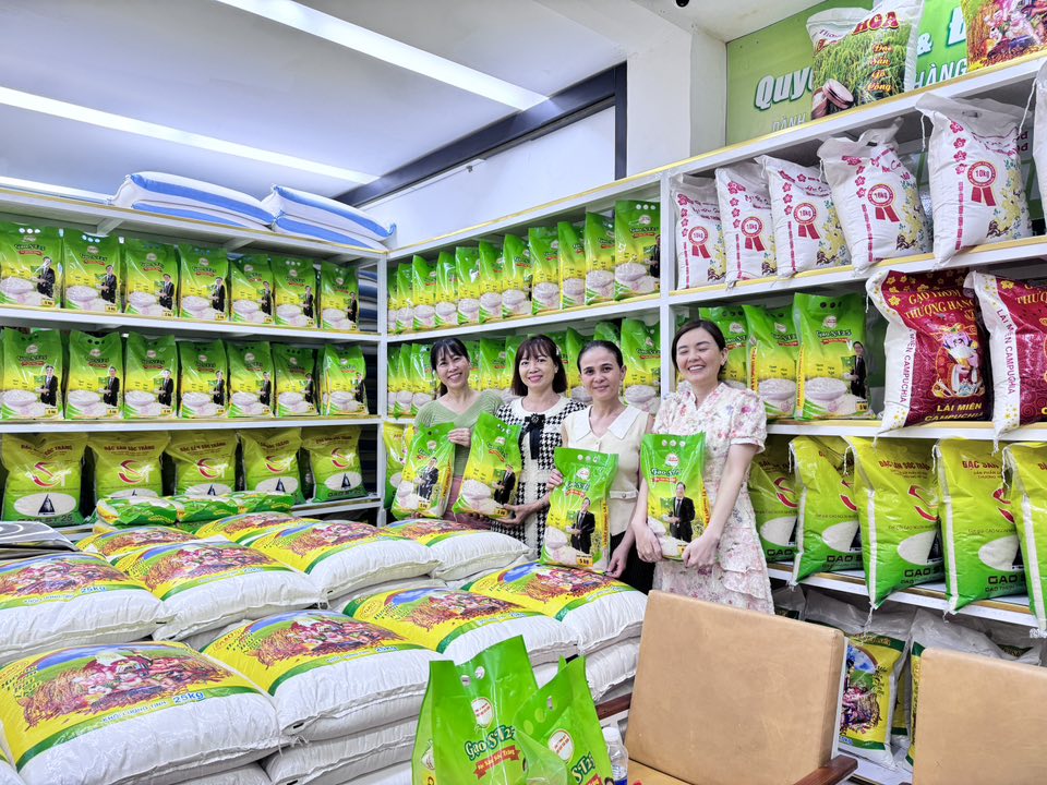 Cửa hàng đại lý gạo của công ty kho gạo Sài Gòn